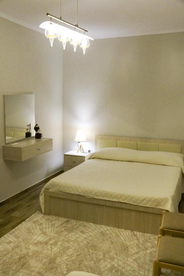 New Bazaar Arben'S Apartment Tirana Exteriér fotografie